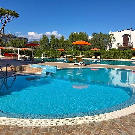 Hotel River Palace Terracina Esterno foto