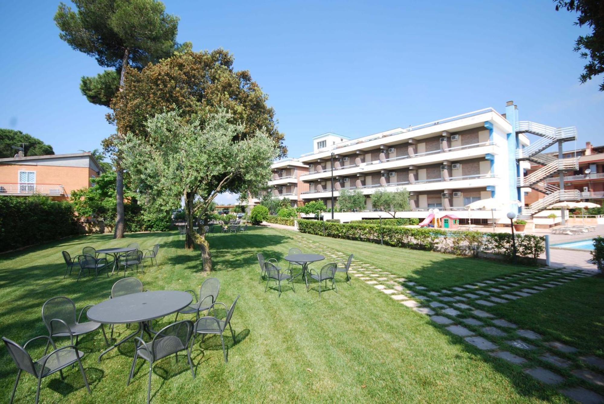Hotel River Palace Terracina Esterno foto