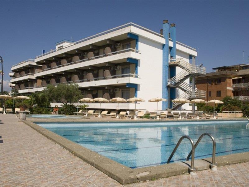 Hotel River Palace Terracina Esterno foto