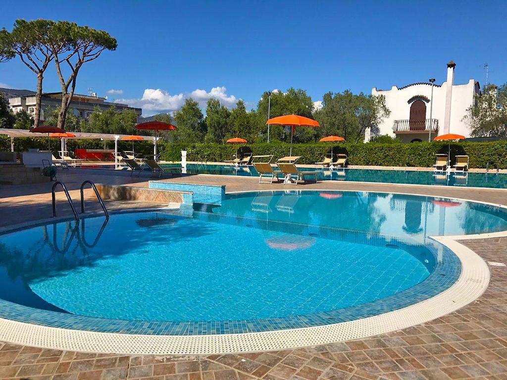 Hotel River Palace Terracina Esterno foto